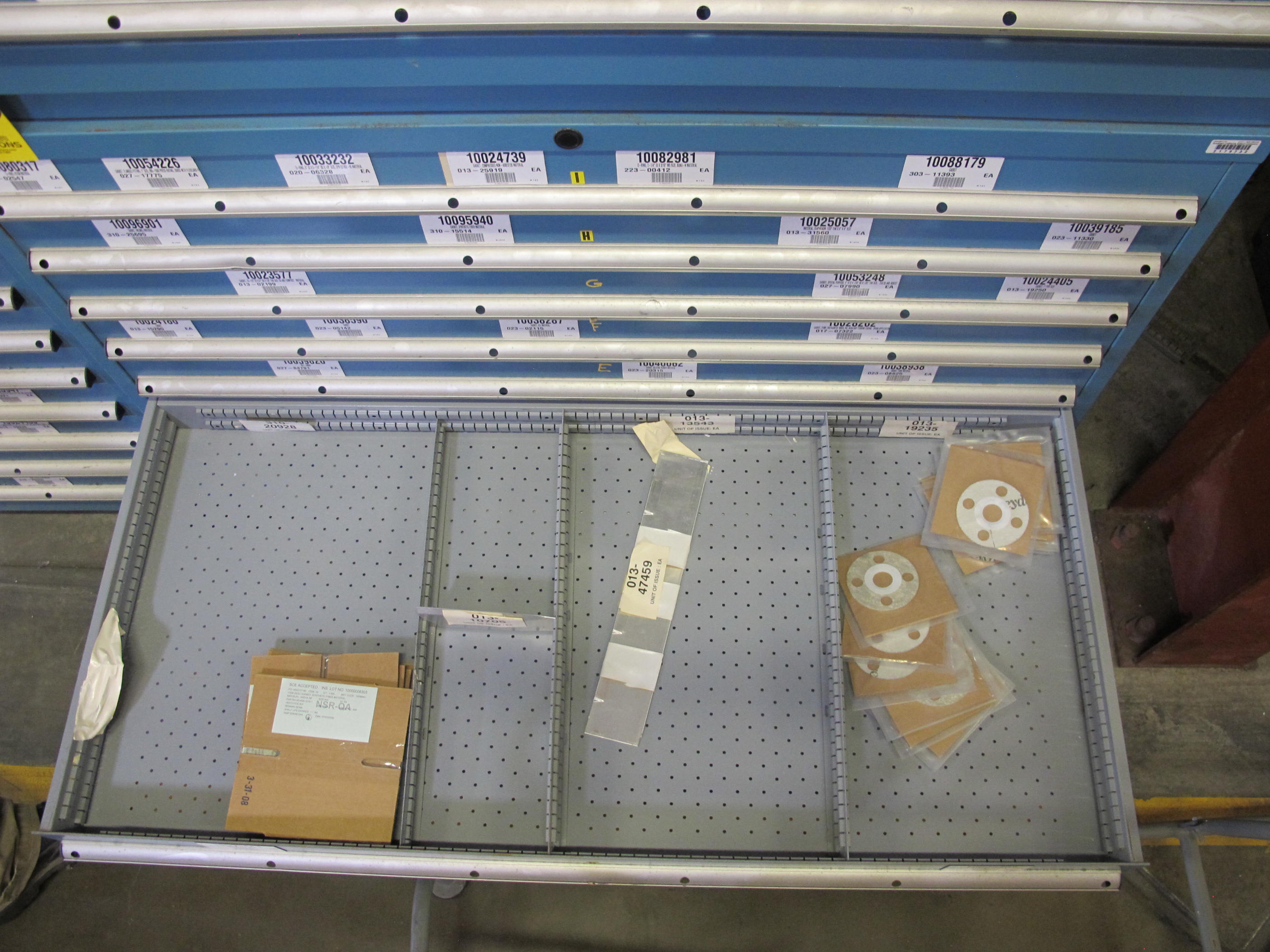 LISTA HEAVY DUTY 9-DRAWER PARTS CABINET W/ CONTENTS (W-50) LOADING & HANDLING FEE $25-